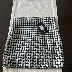 Fashion Nova Skirt w/ Small Split
